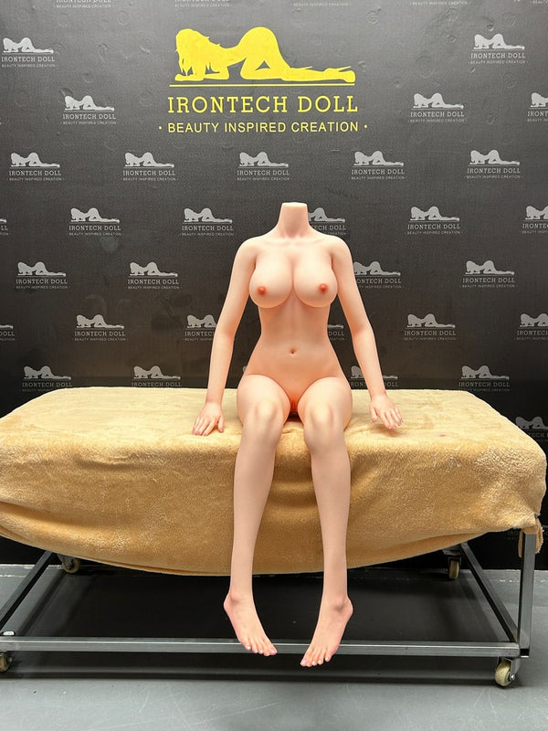 S32: Irontech 166 cm B-Körbchen asiatische Sexpuppe (versandbereit nach Nordamerika)