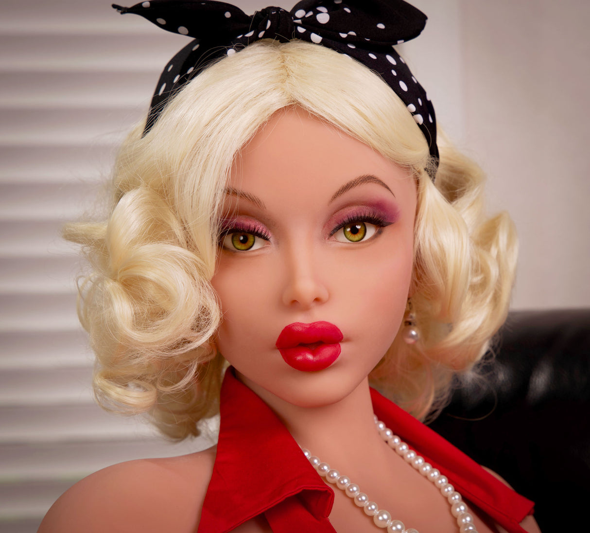 Jessica-Tan: Sexpuppe Piper Doll