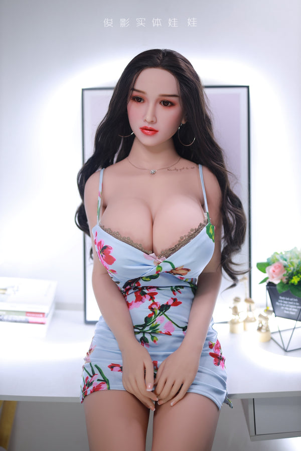 Lucy: Asiatische Sexpuppe von JYDoll