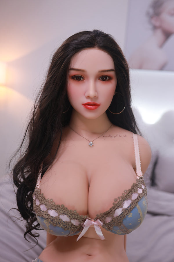 Lucy: Asiatische Sexpuppe von JYDoll