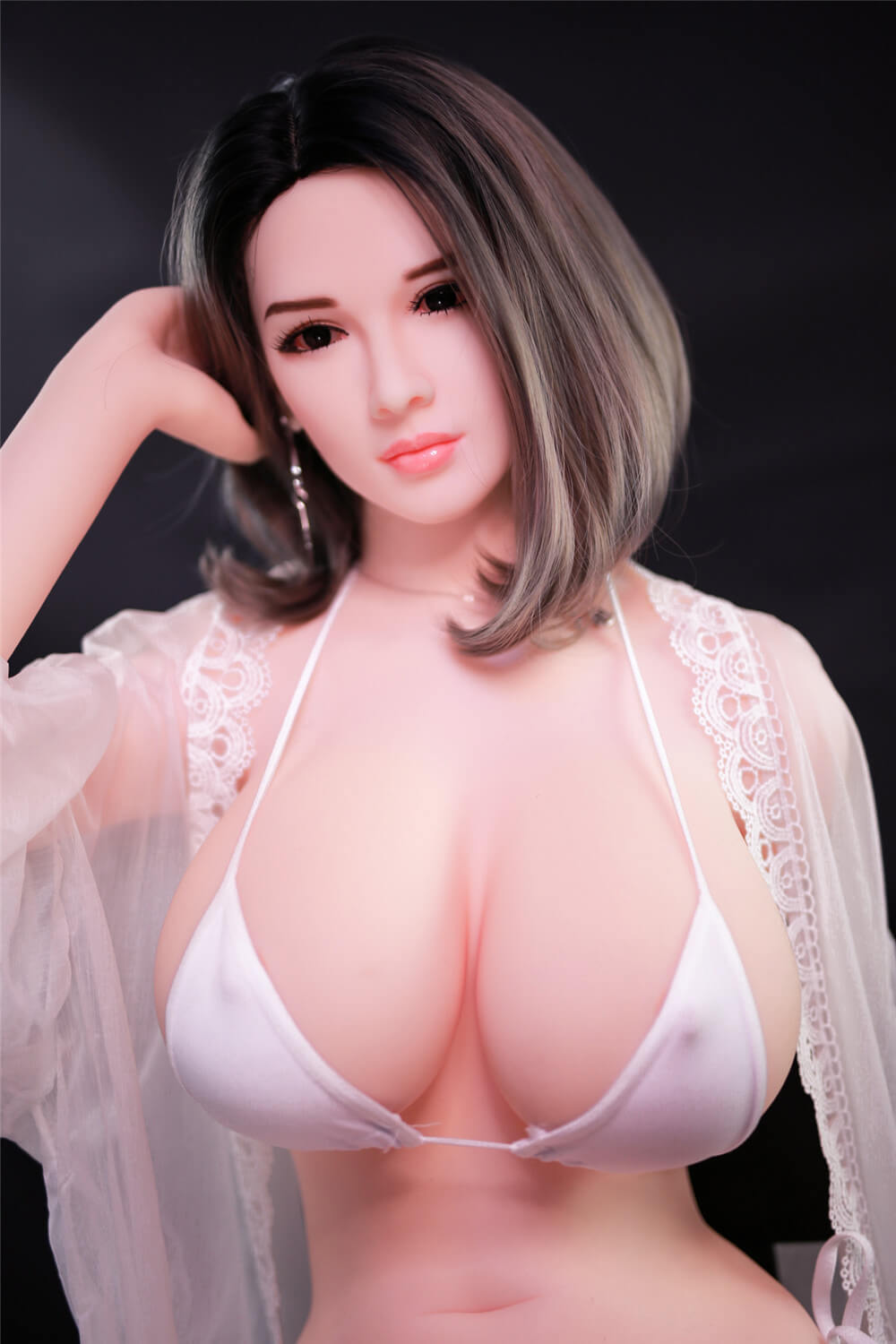 Emily: Asiatische Sexpuppe von JYDoll