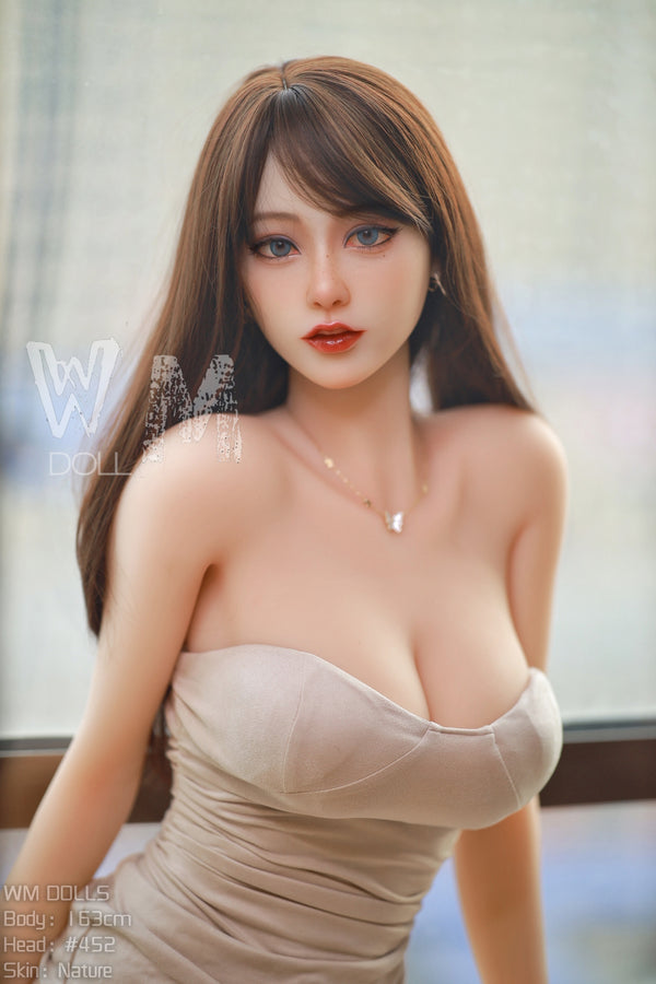 Serika: WM Asiatische Sexpuppe