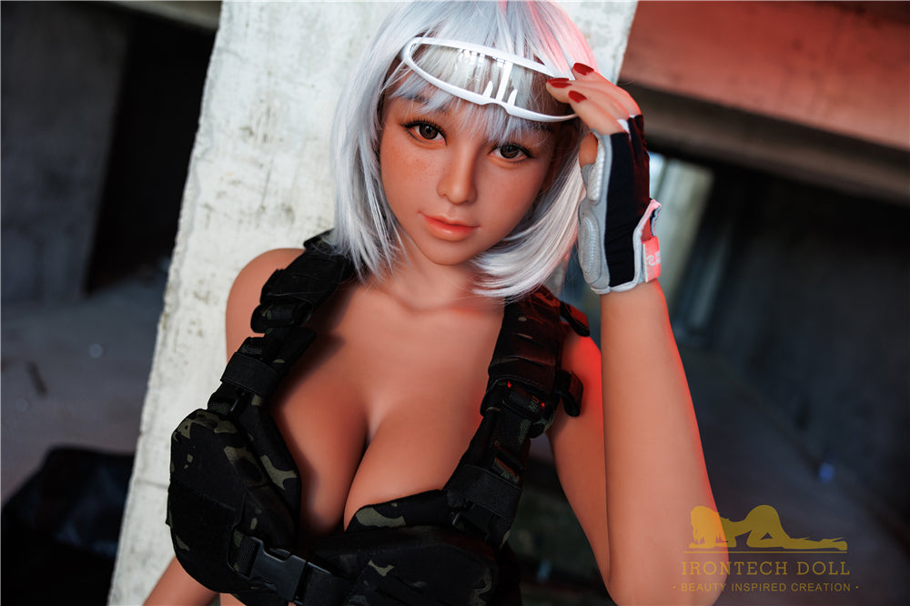 Miki: Asiatische Sexpuppe von Irontech