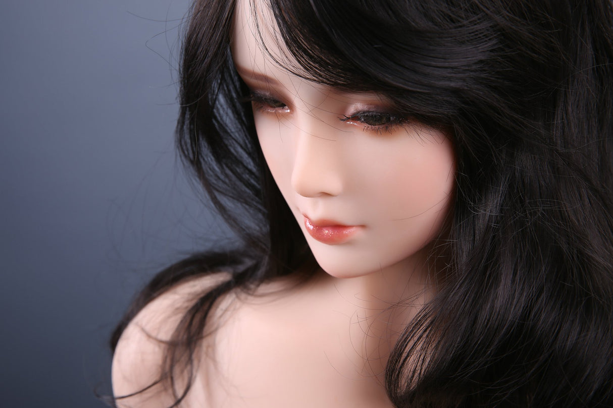 Ling Yue: Asiatische Sexpuppe Qita Doll