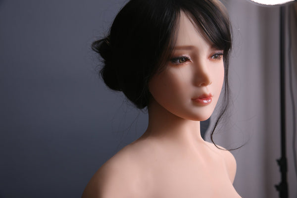 Ling Yue: Asiatische Sexpuppe Qita Doll