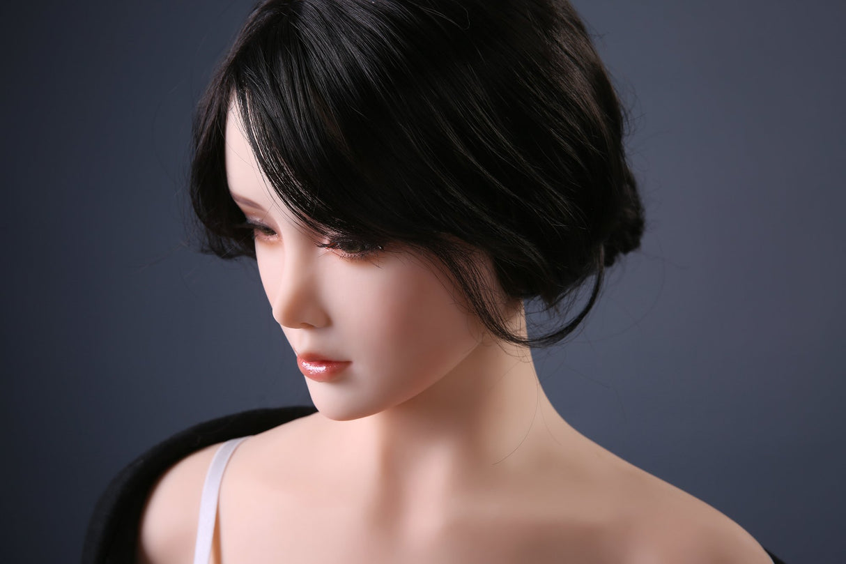 Ling Yue: Asiatische Sexpuppe Qita Doll