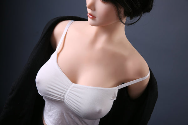 Ling Yue: Asiatische Sexpuppe Qita Doll