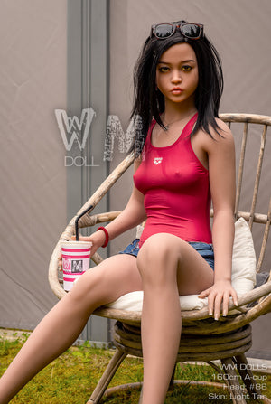 Elina: Asiatische Sexpuppe von WM