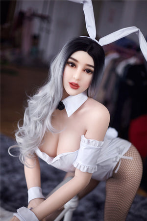 Cecelia: Irontech Blanche Sexpuppe