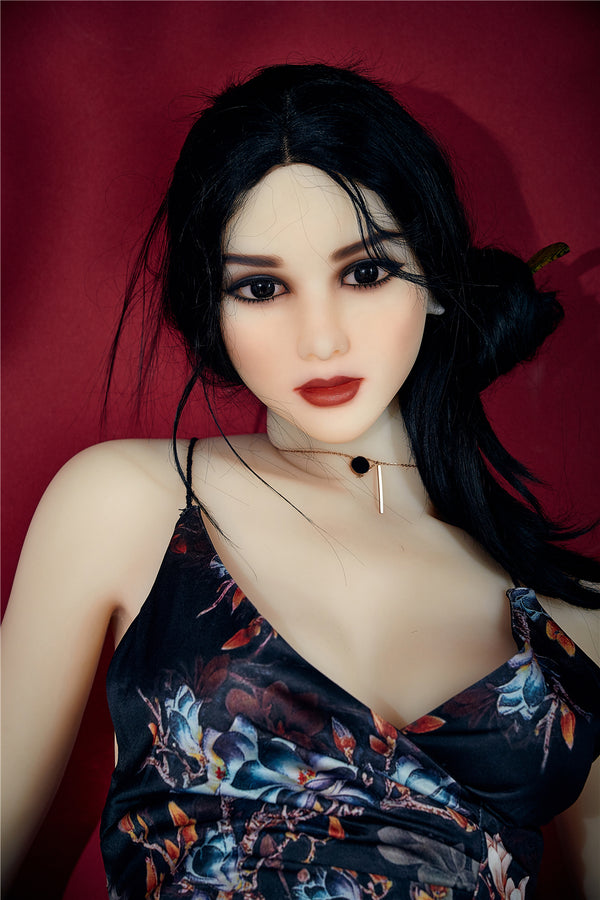 Vera: Asiatische Sexpuppe von Irontech