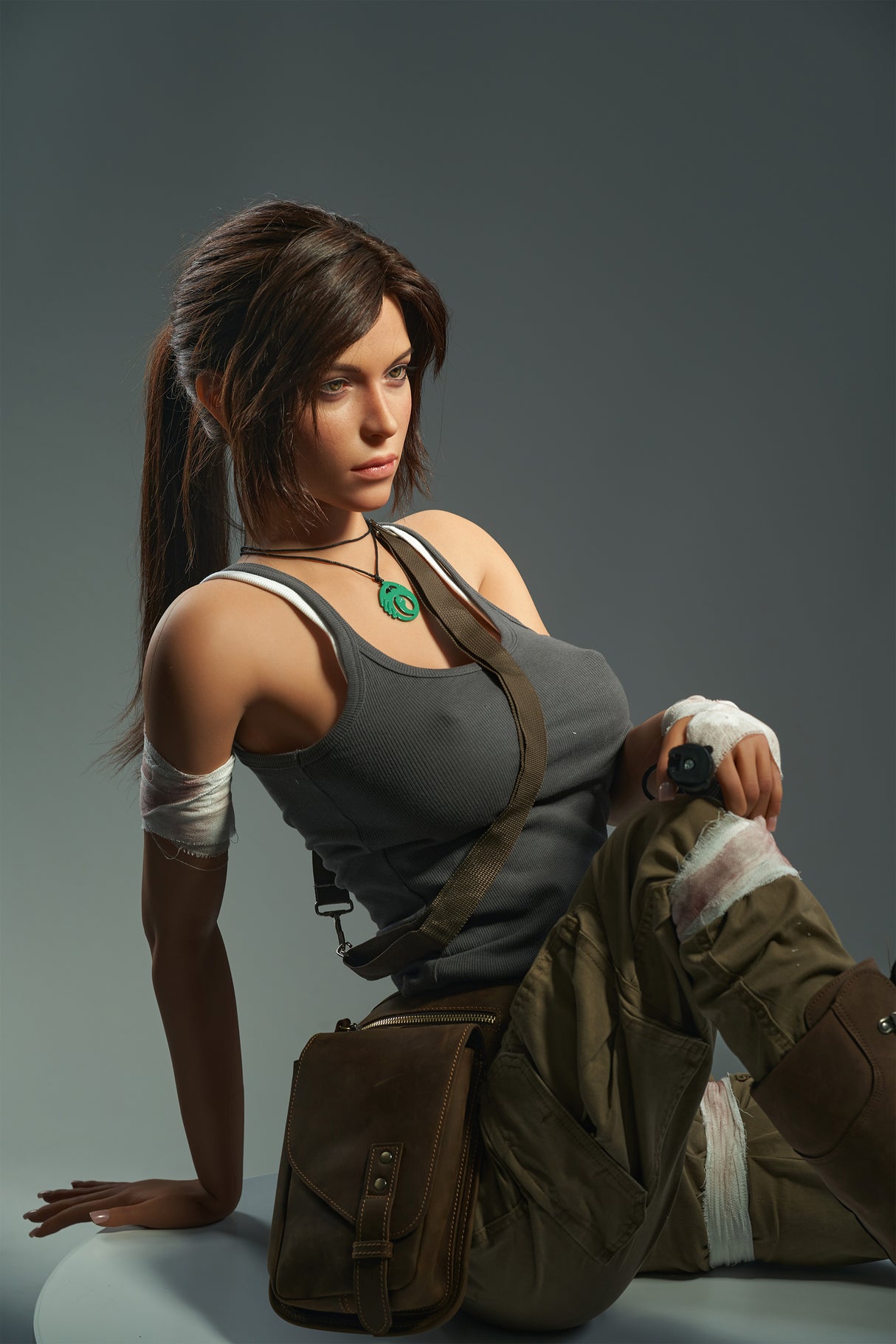 Lara Croft V1 (Vollsilikon): Game Lady Weiße Sexpuppe (Lady-7)