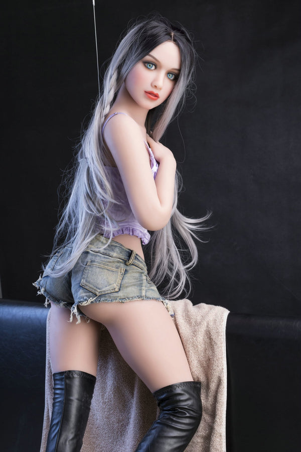 Gina: YLDoll Blanche Sexpuppe