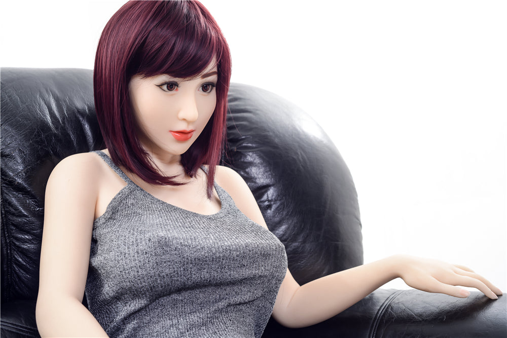 Jennifer: Asiatische Sexpuppe von Irontech